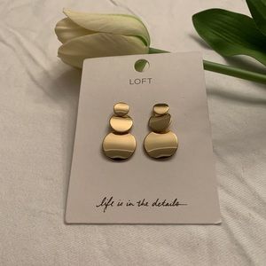 Loft NWT Gold 3 disc earrings